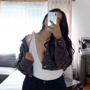 Snake denim crop jacket. Grey/green. NWT. Small